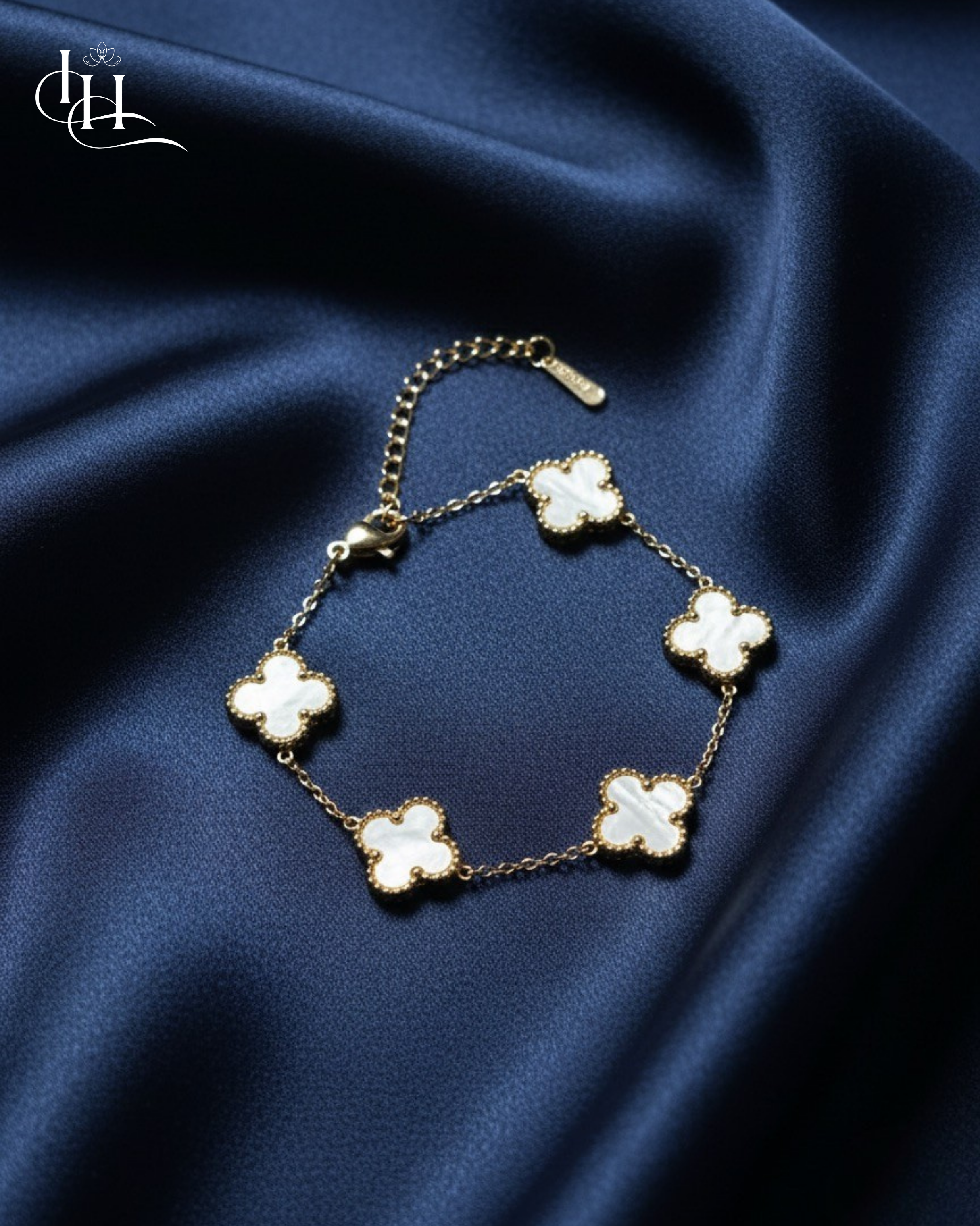 Reversible Clover Charm Bracelet – Black & White Duo