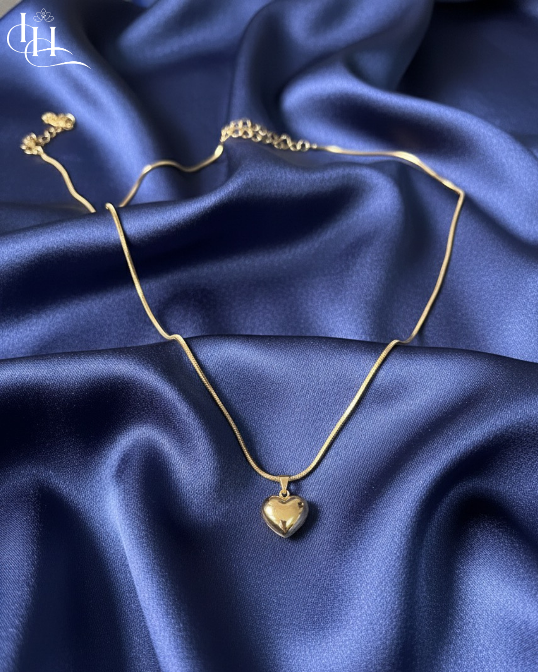 Minimal Gold Heart Charm Chain