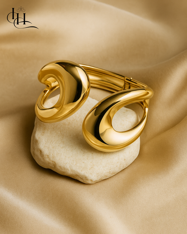 Luxury sculptural gold bracelet