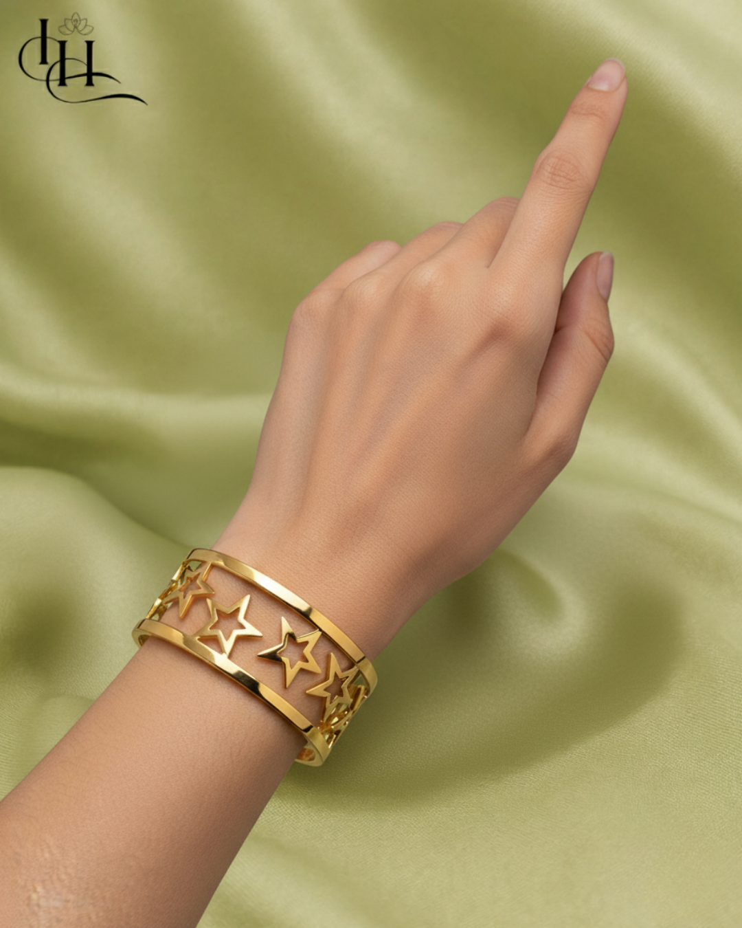 Star Cutout Gold Bracelet