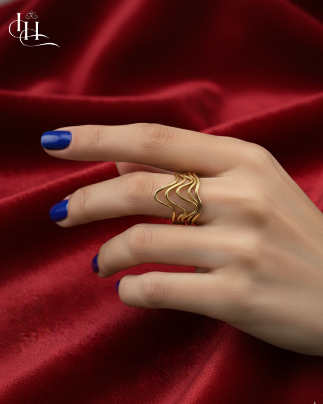 Minimalist Wavy Gold Ring